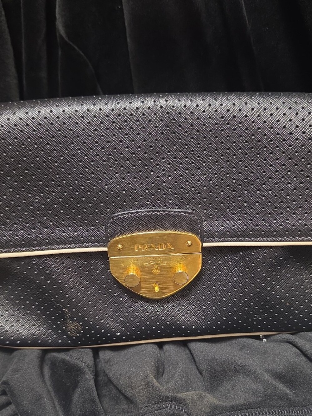 Prada Black Shoulder Bag with KEY. Cream Trim - Picture 5 of 10